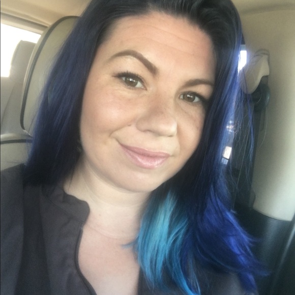 Meet your Posher, Sarah - Picture 1 of 1